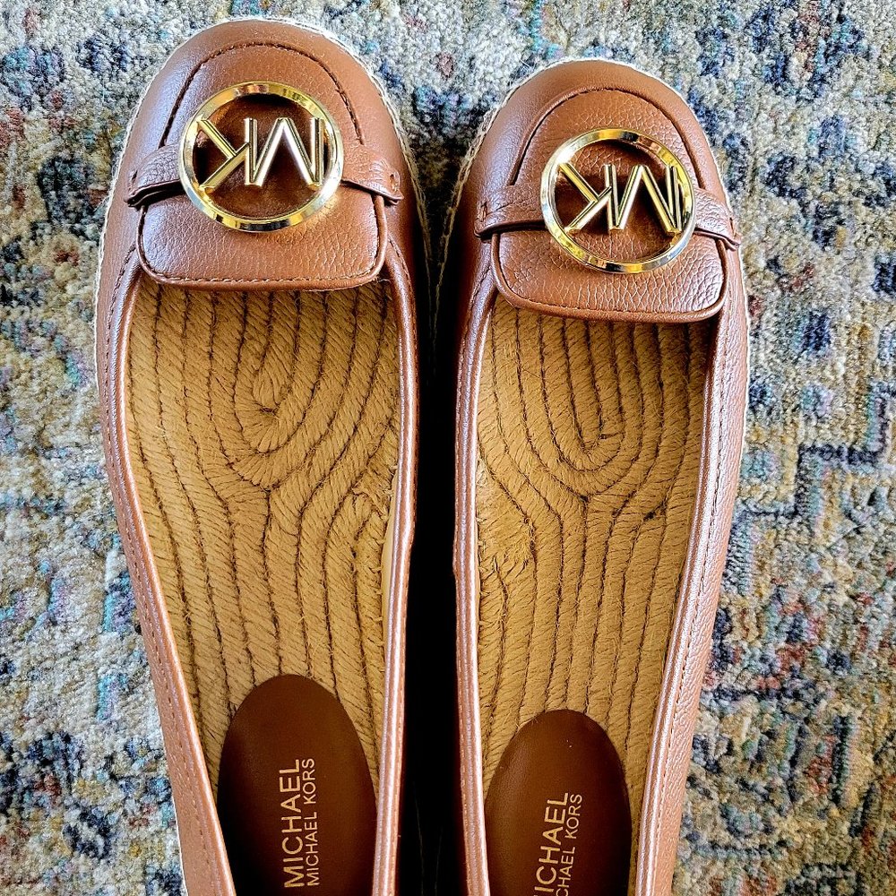 New Michael Kors Tan Flats Women's Size 8